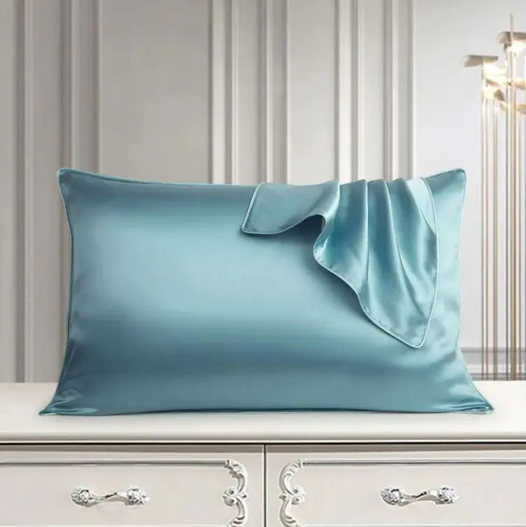 Hypoallergenic silk pillowcase suitable for allergy sufferers