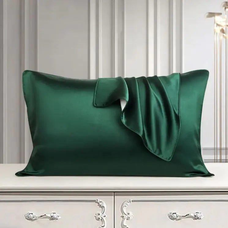 Silk pillowcase ideal for sensitive skin types